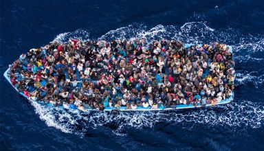 Australia prohibe la entrada a los refugiados que llegan en los barcos